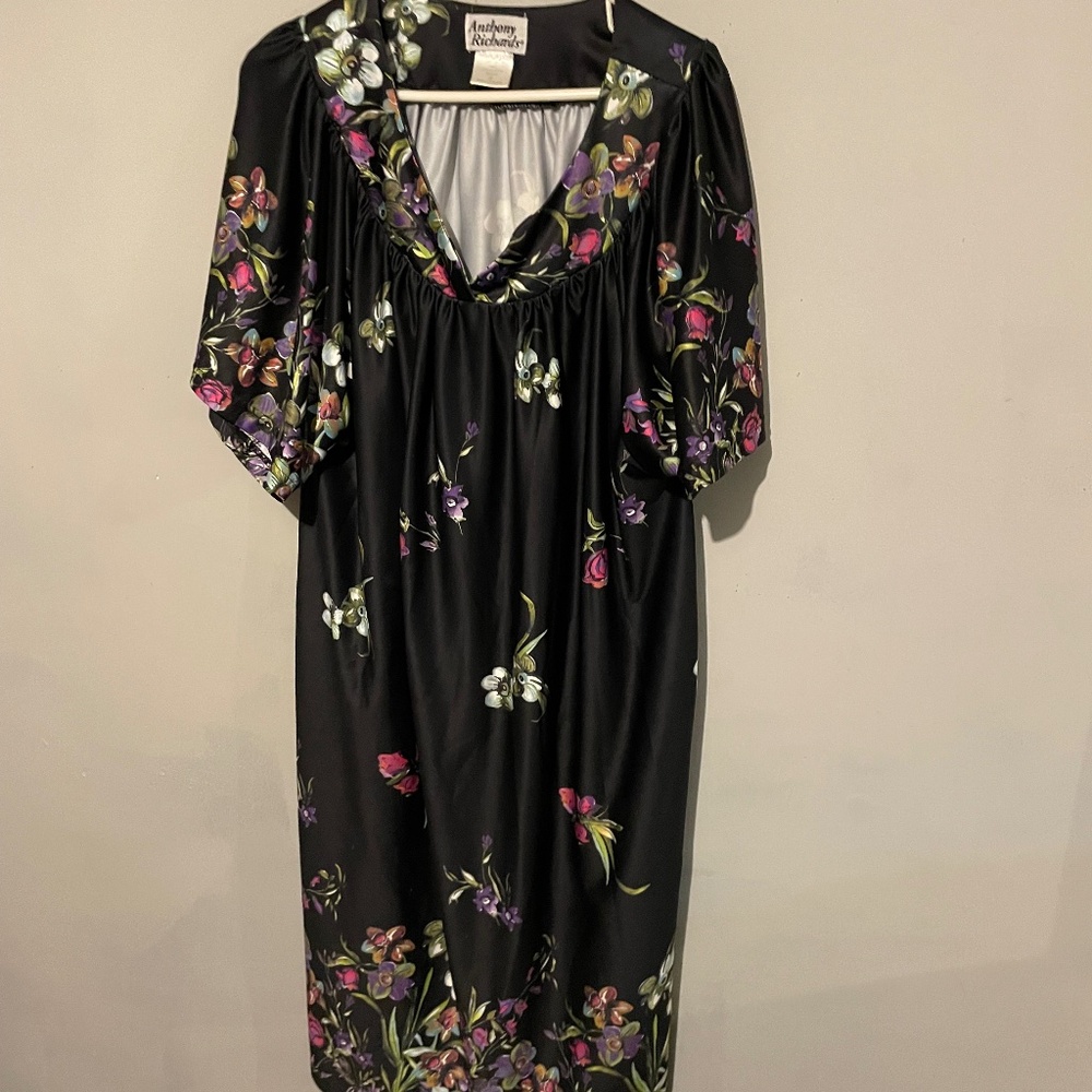 Anthony Richards women’s size 2X black floral kaftan house dress